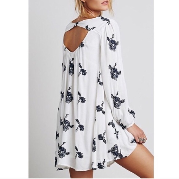 Embroidered Austin DRESS White Floral Longsleeve - Picture 2 of 2